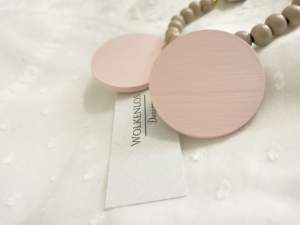 Neta Ohrstecker frozen strawberry